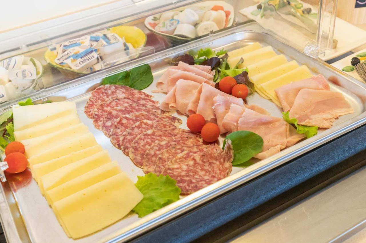 Hotel Nettuno Brenzone sul Garda Eksteriør billede