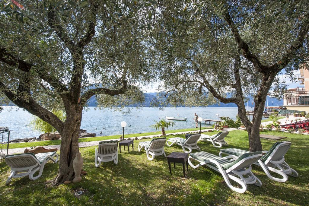 Hotel Nettuno Brenzone sul Garda Eksteriør billede