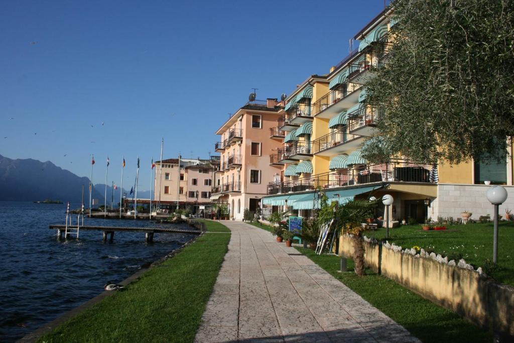 Hotel Nettuno Brenzone sul Garda Eksteriør billede